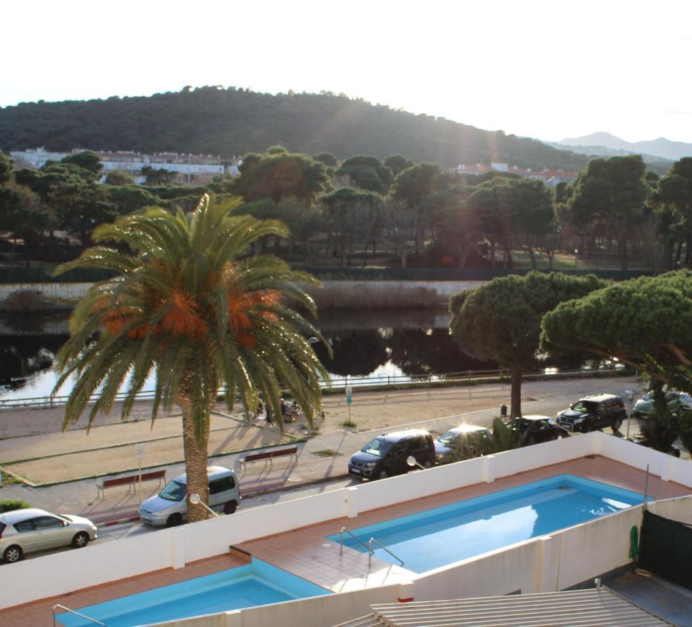 Estudio Primera Línea De Mar Con Piscina Y Párking Apartamento Platja d'Aro Exterior foto